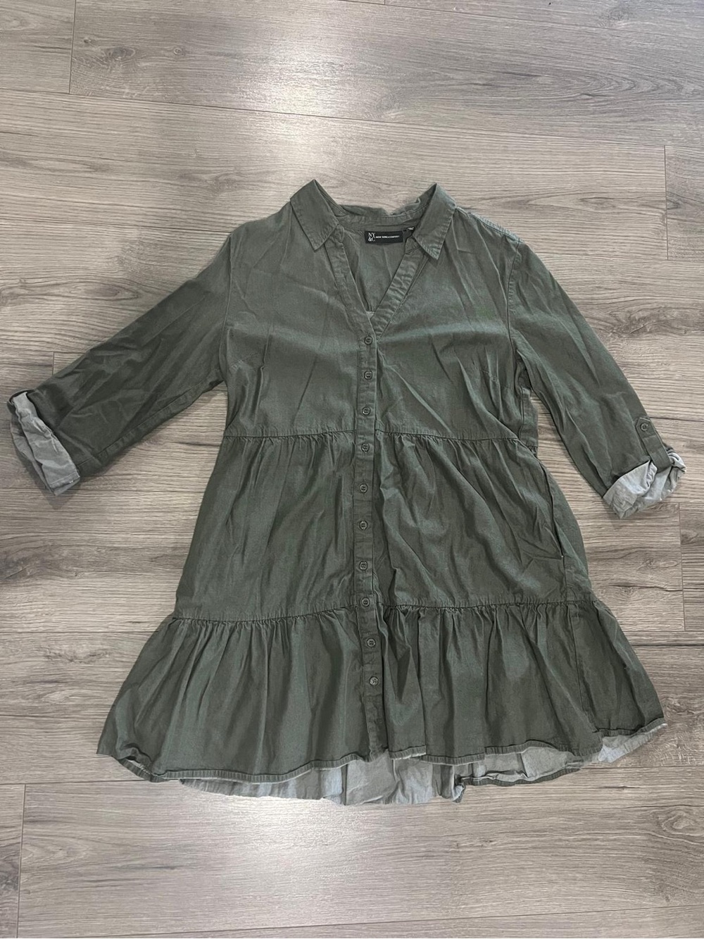 New York & Company Green Tiered Button-Front Mini Dress